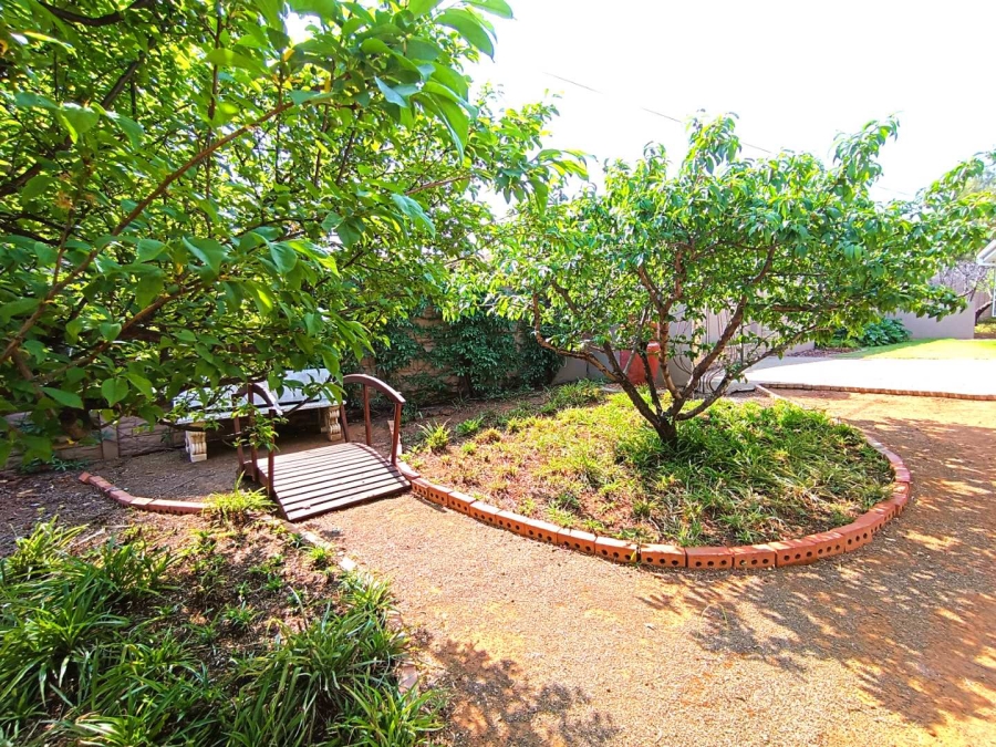 5 Bedroom Property for Sale in Langenhovenpark Free State